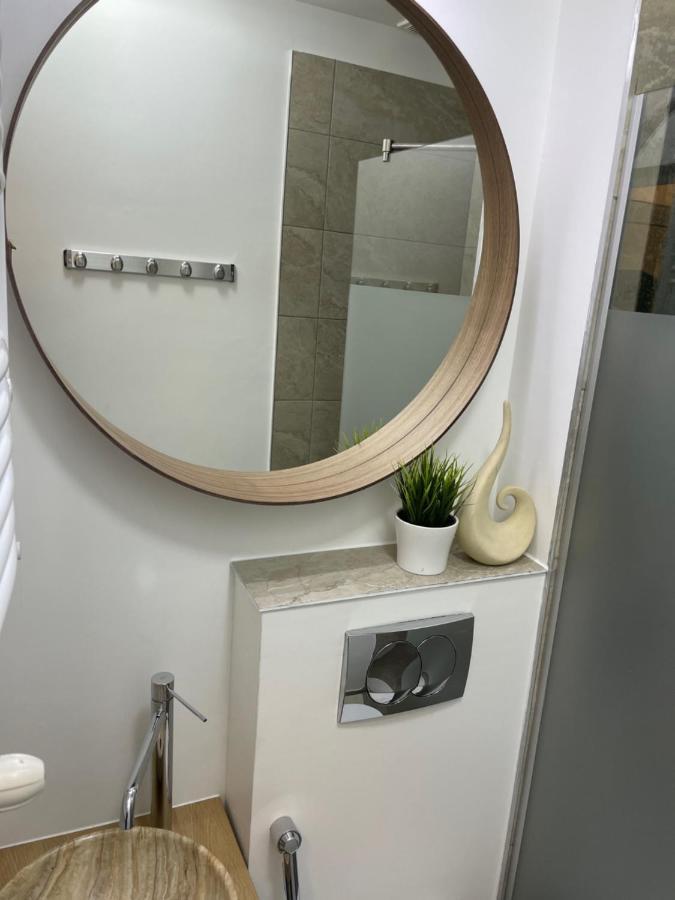 Metropole Apartments Studio City Bucharest Exterior photo